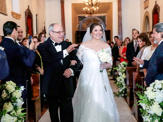 La boda de Mónica Facussé y Yassir Nieto  