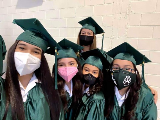 Daniela, Tesla, Adriana, Lissy y Alejandra