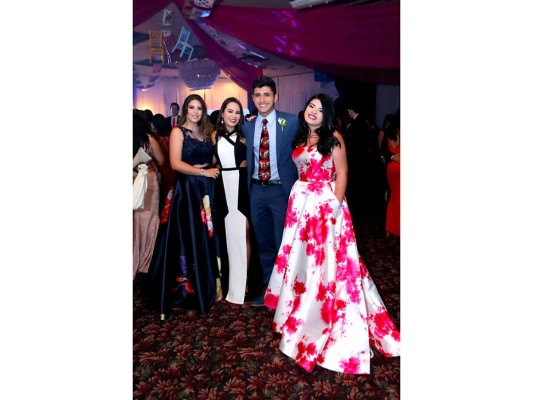 La fiesta Prom de la EIS 2017