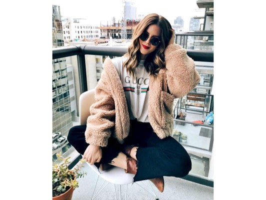 La fiebre de los logos llegó a tu closet