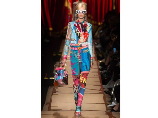 Pasarela Moschino otoño 2017