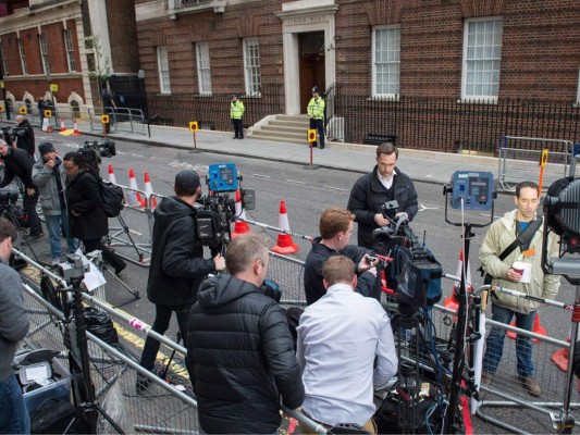 Así vive Londres la llegada de la príncesa de Cambridge