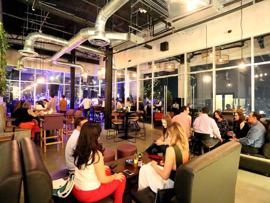 Miller Music Amplified en Cielo Rooftop bar
