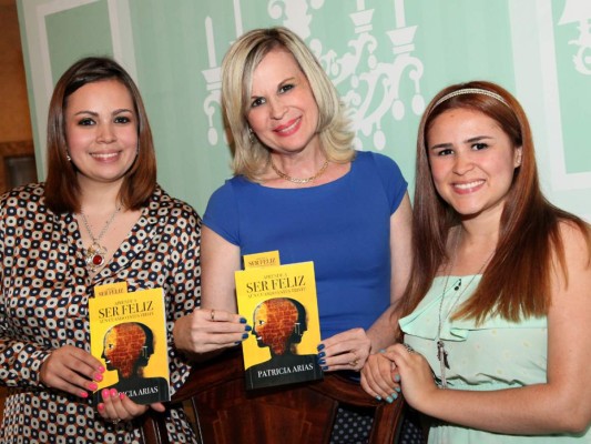 Patricia Arias con sus hijas Marisa y Camila