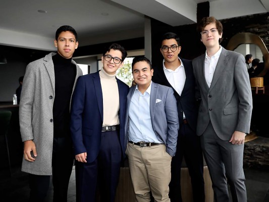 Alejandro Lobo, Juan Mora, Rodrigo Rivas, Jorge Reyes y Juan Diego Maier