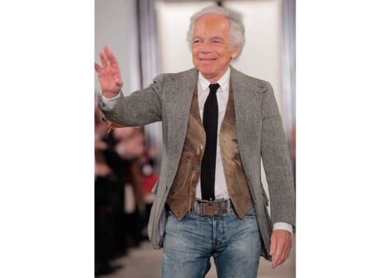 Ralph Lauren, después de reunirse con un grupo de PETA en 2006 donde se encargaron de mostrar videos de como ejecutaban a los animales para extraer sus pieles, la marca decidió no usarlas más e incluso donó 1200 abrigos a la caridad.