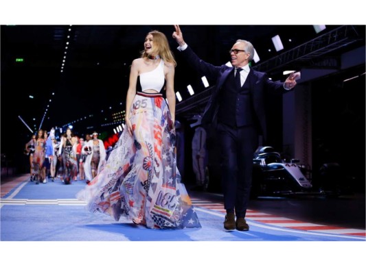 Tommy Hilfiger, en 2007 la marca dejó las pieles y comenzó a trabajar con nuevas alternativas para ofrecerle a sus consumidores ropa, colonias y otros productos libres de crueldad animal. Además hacen donaciones constantes a la caridad. <br/>