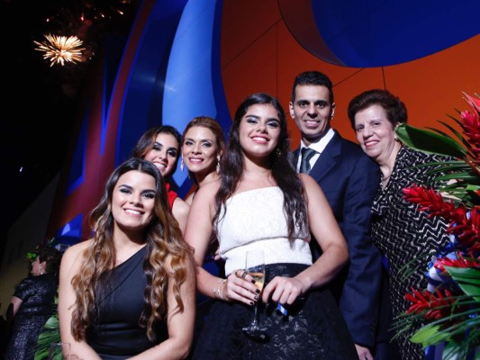 Acosa inaugura megatienda en San Pedro Sula  