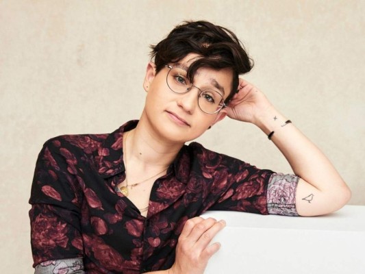 Bex Taylor-Klaus tiene una lucha constante cuando se trata de su identidad de género, tanto en la sociedad como en la industria del entretenimiento como tal, ya que piensa que es algo que todavía es considerado como tabú.