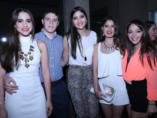 Apertura Up Lounge y Club