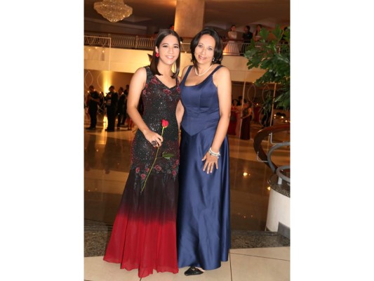 Stephanie y Blanca Gómez
