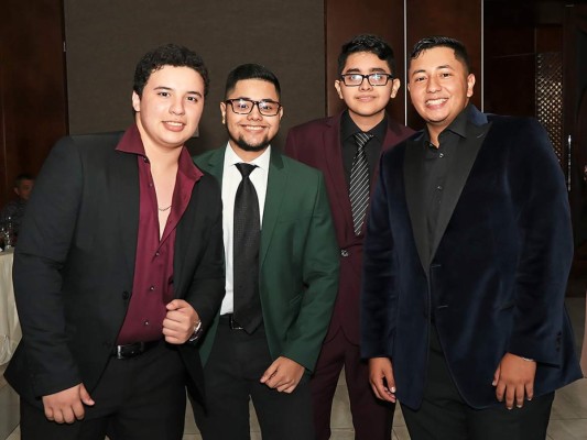 Emilio, José Angel, Carlos y Gary López.