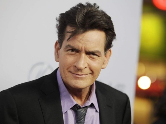 El rey de la polémica, Charlie Sheen expresó en su cuenta de Twitter, 'Si Trump se convierte en Presidente, me gustaría ser su vicepresidente sin pensarlo'
