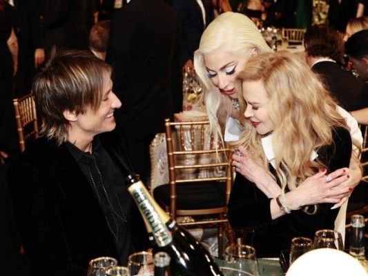 Lady Gaga con Nicole Kidman y Keith Urban.