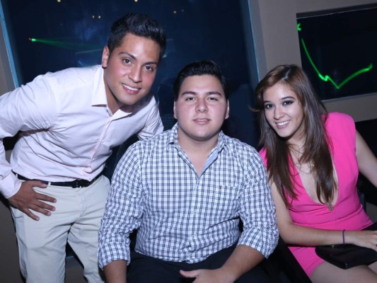 Apertura Up Lounge y Club