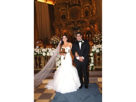 La boda de Camila Reina y Asti Tronconi  