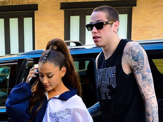 Pete Davidson le da un valioso regalo a Ariana Grande