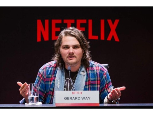 4. La creación<br/>El cómic fue creado por Gerard Way, el ex vocalista de My Chemical Romance, así que para los que añoran la nostalgia emo esta serie les queda perfecto. Dark Horse es la casa editorial que lo distribuyó y Gabriel Bá fue el dibujante que dio rostro a estos cinco hermanos.
