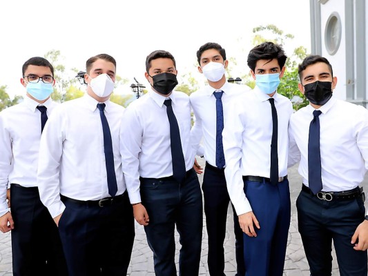 Misa para los seniors 2021 de Macris School