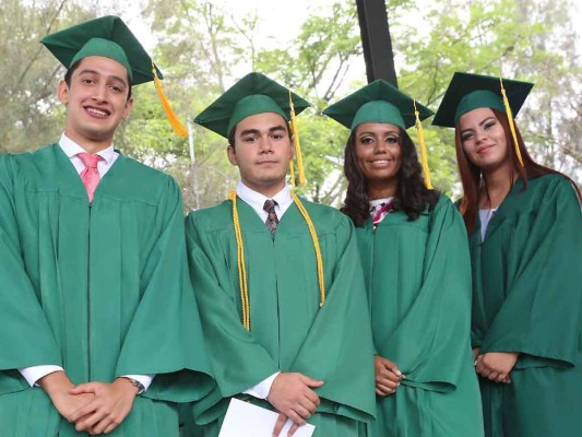 Graduación de la DelCampo International School