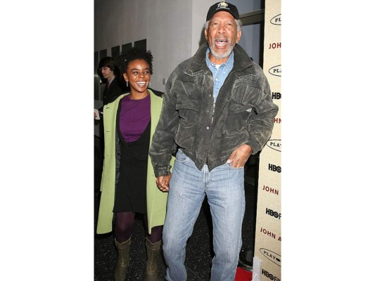 Morgan Freeman lo niega, pero hay rumores de que tuvo una relación con la nieta de su ex-esposa E'Dena Hines. Al final la chica no tuvo buena suerte y falleció en su apartamento en Nueva York en manos Lamar Davenport, un aspirante a rapero de 30 años con el que al parecer salía la víctima<br/>