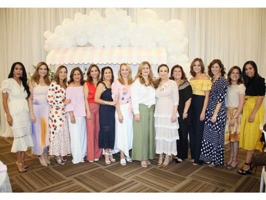 Baby shower para la futura madre Adriana Echeverri