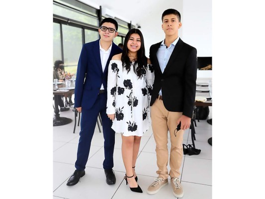 Eduardo Sierra, Lizzy Carcamo y Andrés Mejía