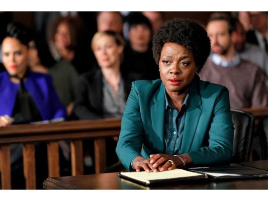 How to get away with murder<br/>Cuenta la historia de una profesora de derecho, que es protagonizada por la gran Viola Davis, que se empieza a juntar con sus alumnos y todos sus problemillas personales.<br/>
