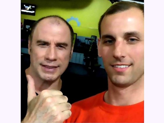 John Travolta ''sin cabello''