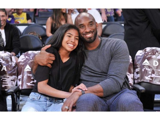 Beyoncé dio inicio al memorial público de Kobe Bryant y su hija Gianna