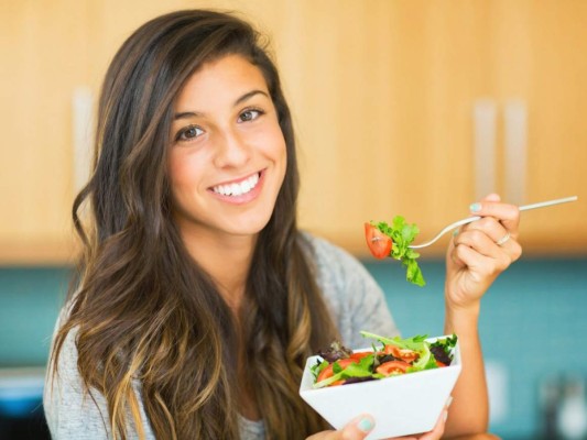 Alimentos que te permitirán lucir joven