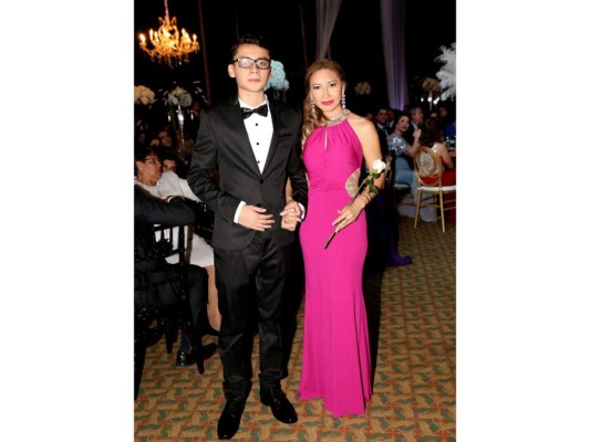 Desfile de los Seniors 2017 Del Campo International School