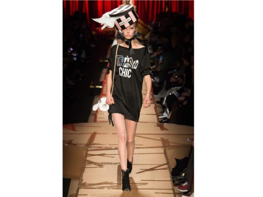 Pasarela Moschino otoño 2017