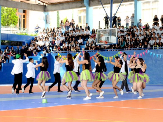 Senior entrance La Estancia School