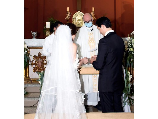 La boda eclesiástica de Paola Pineda y Alejandro Martínez    