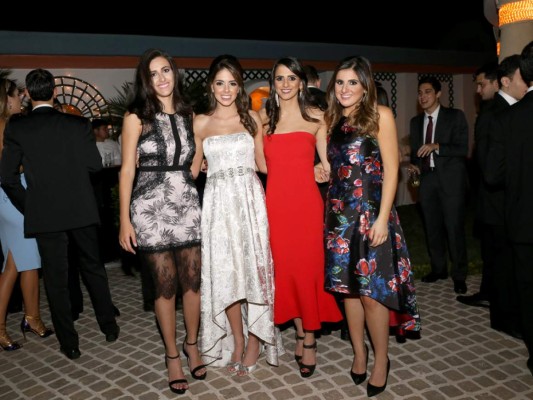 Rosa Kawas, Daniela Misas, Carol y Diana zummar<br/>