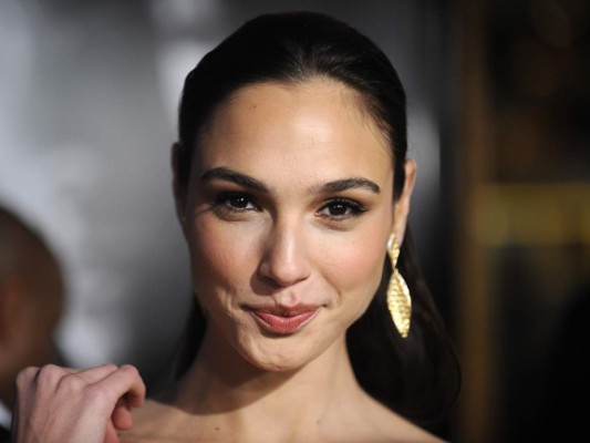 Gal Gadot empodera a otras mujeres en importante campaña