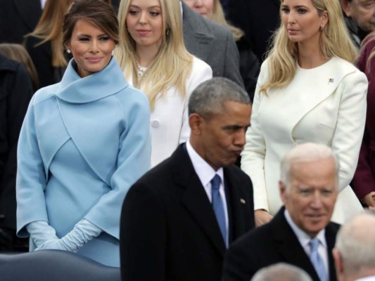 Los gestos de Obama durante la juramentación captados por la prensa internacional