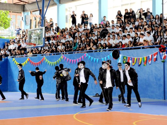 Senior entrance La Estancia School