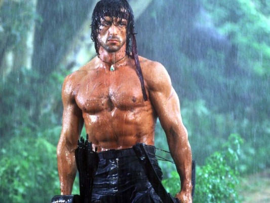 6. Stallone durante su trayectoria como actor, guionista, director, ha participado en más de 50 películas. Además, cabe destacar que con la cinta de “Rambo” en 1982 tuvo tanto éxito que se convirtió en una de las sagas más famosas del cine estadounidense.