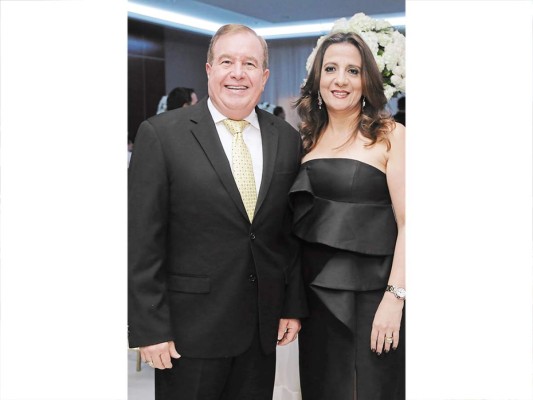 David Dieck y Daniela Bendeck celebran su boda civil