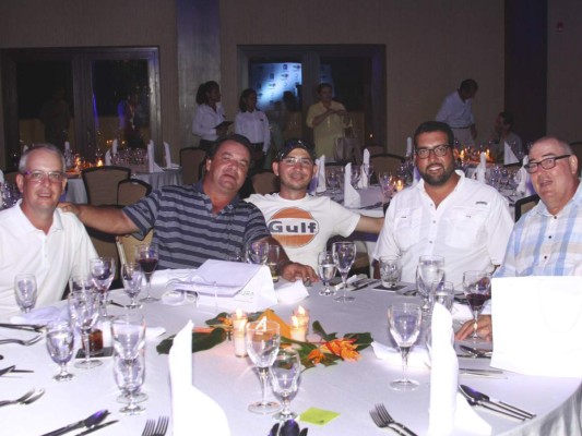 ESTILO ofrece cena a jugadores del ‪Honduras Open‬ PGA Tour