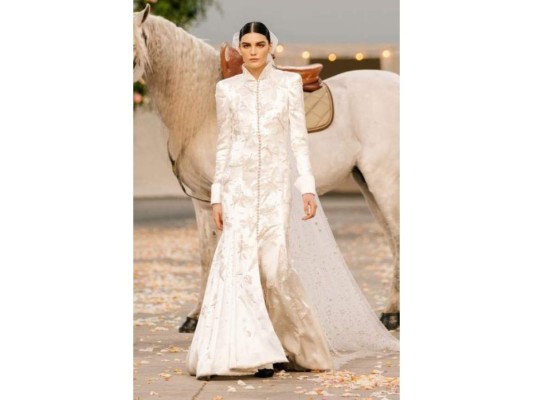 Chanel organizó una ''gran boda'' en el Grand Palais.
