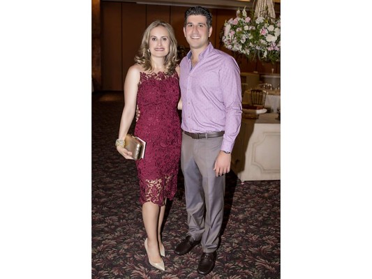 Alegre brunch por la nueva cristiana&nbsp;&nbsp;