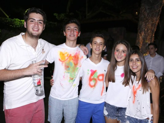 Neon party en residencia Andonie