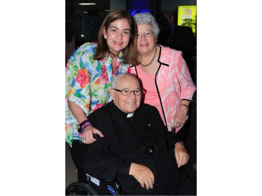 BANPAIS rinde homenaje al padre Antonio Quetglas
