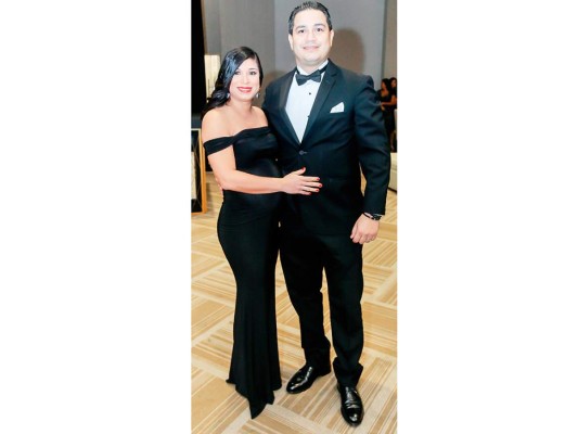 Lisandro Mejía y Sandra Torres celebran ceremonia eclesiástica