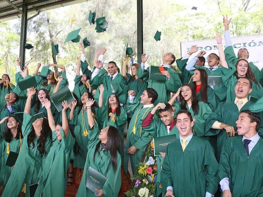 Graduación de la DelCampo International School