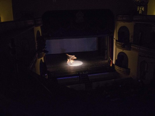 'Más allá de los sueños' cuenta con la música de los compositores turcos Ahmet Saygun y Kamran Ince y la instalación del video por el artista Enki Andrews. (Foto: José Jorge Matute)