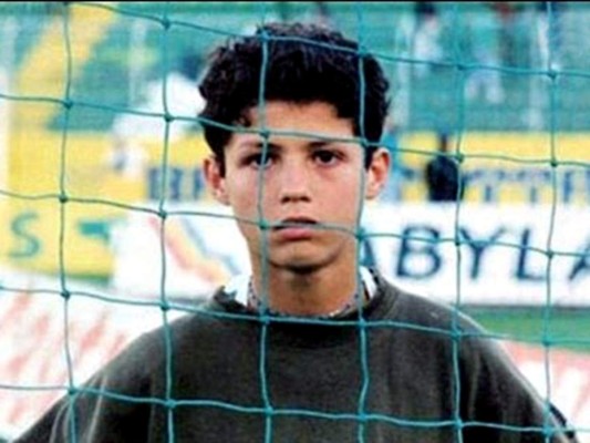 Problemas de Salud.<br/>A los 15 años fue diagnosticado con un problema en su corazón lo que pudo haberle forzado a retirarse del fútbol y luego de la aprobación de su madre y conscientes de los riesgos el Club Sporting le llevó al hospital donde se sometió a una operación que erradicó el problema. “Su corazón latía demasiado rápido cuando estaba en reposo”, contó Dolores Aveiro, su madre, unos días después regresó a entrenar normalmente.